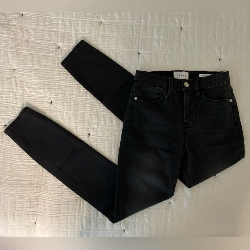 FRAME Denim Le High Skinny Jeans in Billups Chew Black Wash High Rise Size 26